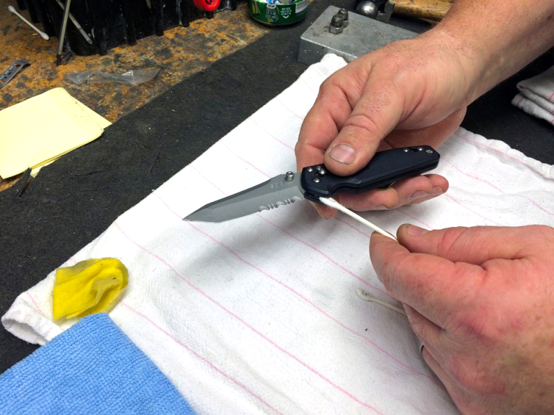 Lubricate folding knife with Oil